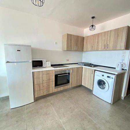F1 2 St Julians, Private Room, Bathroom & Living Shared Saint Julian's Екстериор снимка