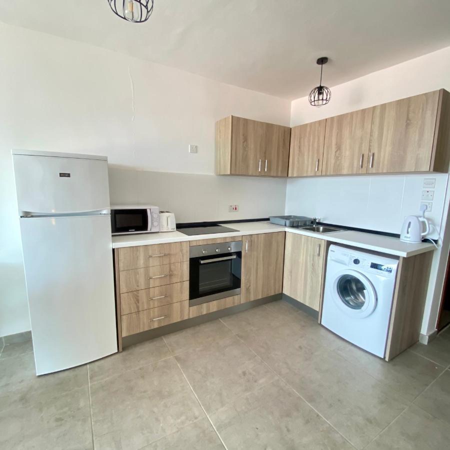 F1 2 St Julians, Private Room, Bathroom & Living Shared Saint Julian's Екстериор снимка
